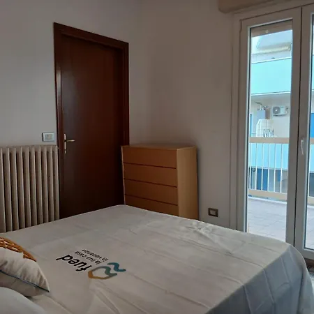 Cn010 - Cesenatico, Ampio Trilocale Fronte Mare Con Inclusa Daire