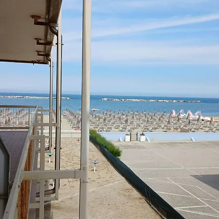 Lägenhet Cn010 - Cesenatico, Ampio Trilocale Fronte Mare Con Inclusa Cesenatico