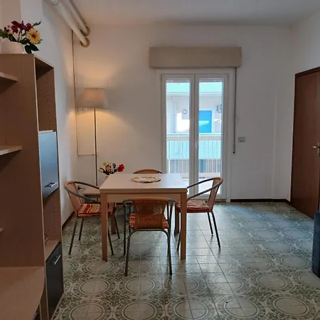 Cn010 - Cesenatico, Ampio Trilocale Fronte Mare Con Inclusa *